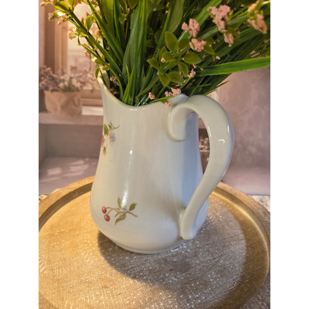 😎1980s‎ Botanical Fruit Ceramic Pitcher White Strawberry Grape Butterfly Vase - Picture 5 of 14
